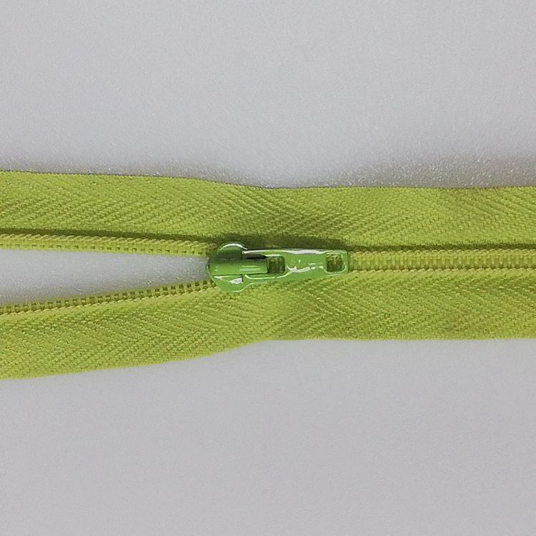 Zip - 56cm Closed Nylon - Apple Green