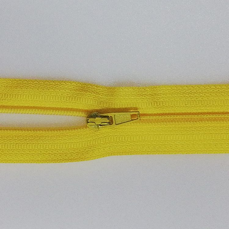 Zip - 56cm Closed Nylon - Yellow