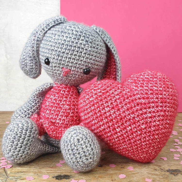 Pippa Rabbit Crochet Kit by Hardicraft